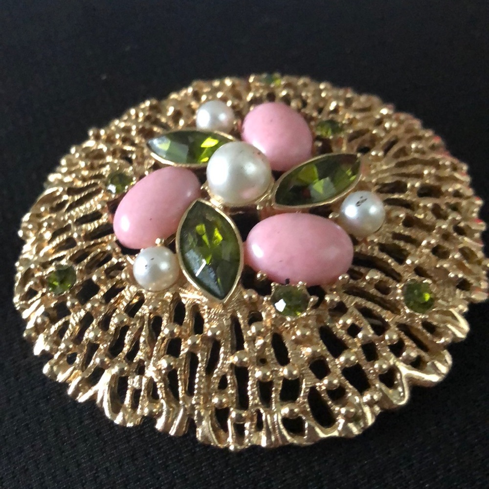 Vintage pin Sarah Coventry